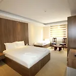 Hotell Ny World