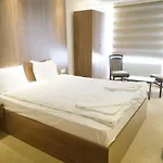 Hotell Ny World