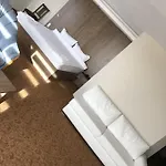 Ny World Hotell 3*